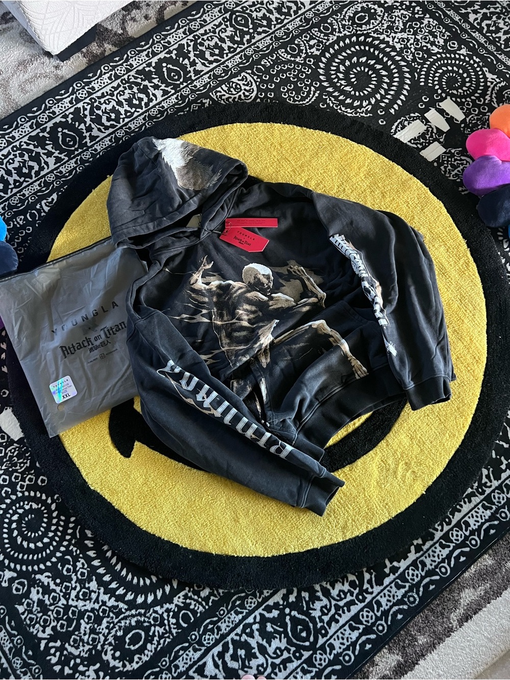 YoungLA 5129 - AOT© X YLA PULLOVER HOODIE
Color: Armored Titan
Size: XXL